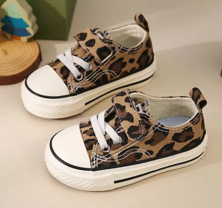 Adult leopard shoe