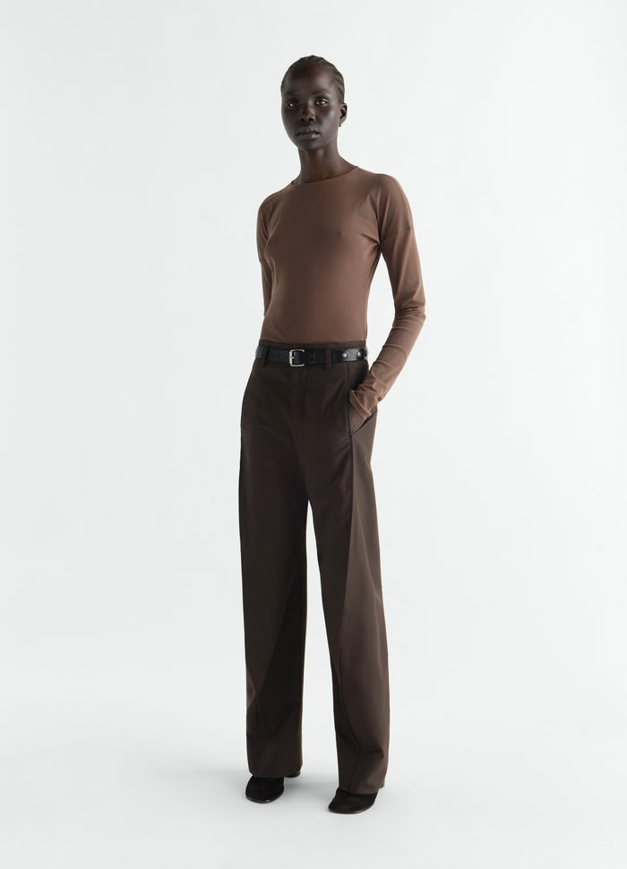 Long-sleeve brown mesh jersey top LEMAIRE worn by model front view styled look