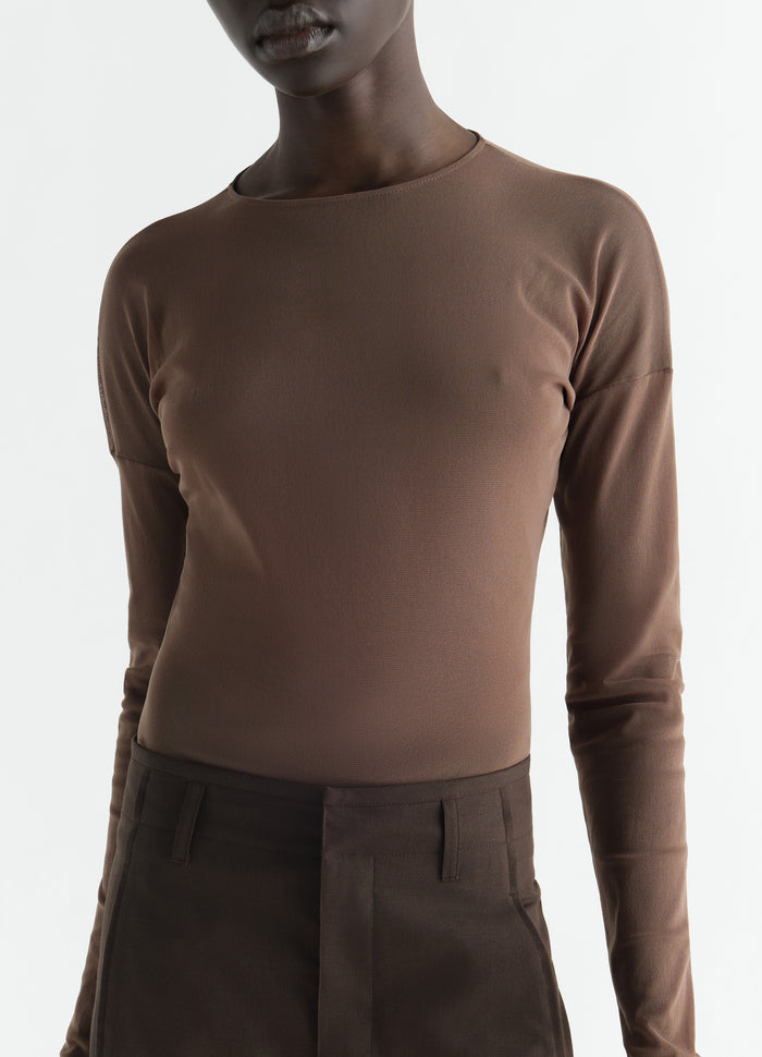 Long-sleeve brown mesh jersey ballerina-style top LEMAIRE worn by a model front detail