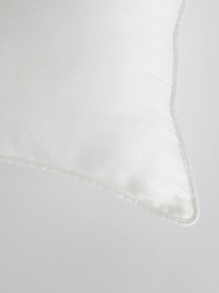 Travel pillow corner with white background |Size:Travel