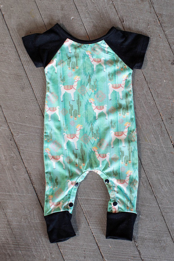Blk/Llama Raglan Romper