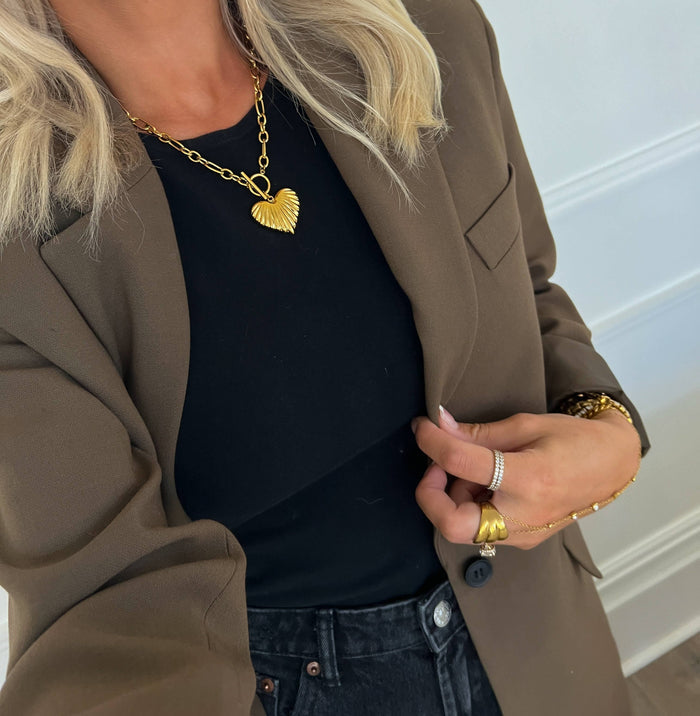 Chan Sutt Pearl LUNA NECKLACE