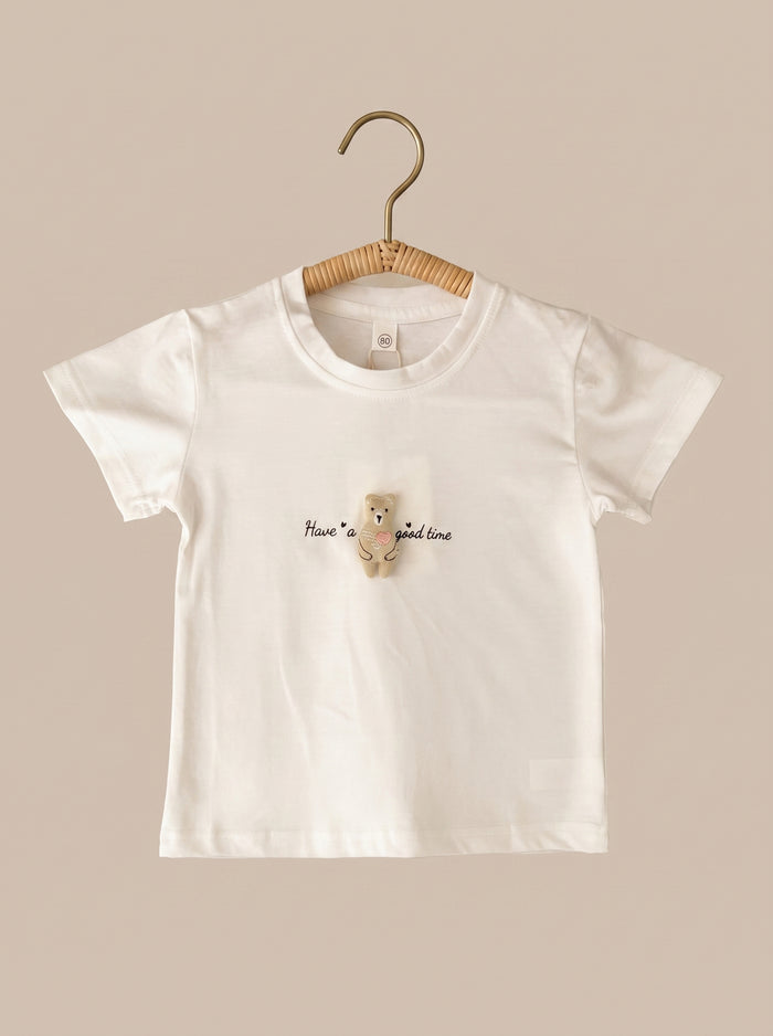 🤍 Classic White Short-Sleeve Tee