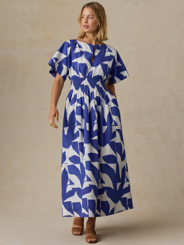 | Coastal Poplin Elia Smocked Dress - Summer Leaf | Faherty Brand
