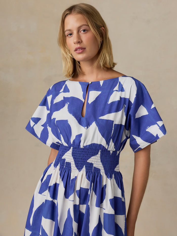 | Coastal Poplin Elia Smocked Dress - Summer Leaf | Faherty Brand