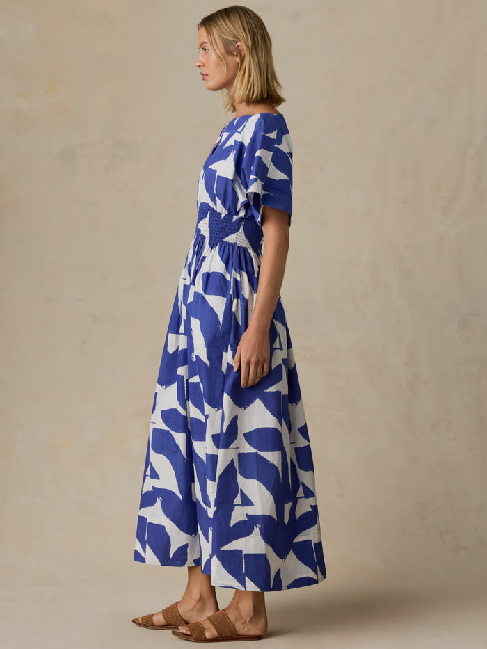 | Coastal Poplin Elia Smocked Dress - Summer Leaf | Faherty Brand