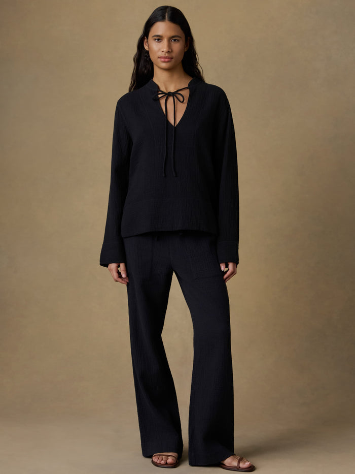 | Dune Cotton Gauze Harbor Top - Black | Faherty Brand