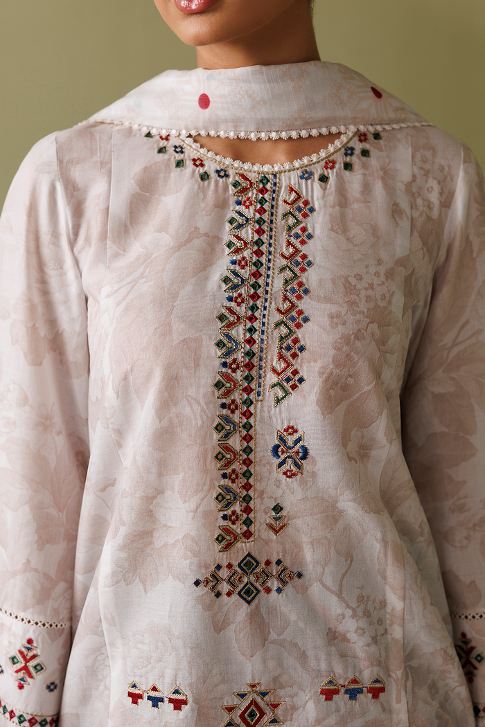EMBROIDERED LAWN USE-9373