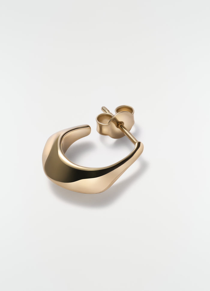 Mini drop earring in gold vermeil metal LEMAIRE close-up detail on white background