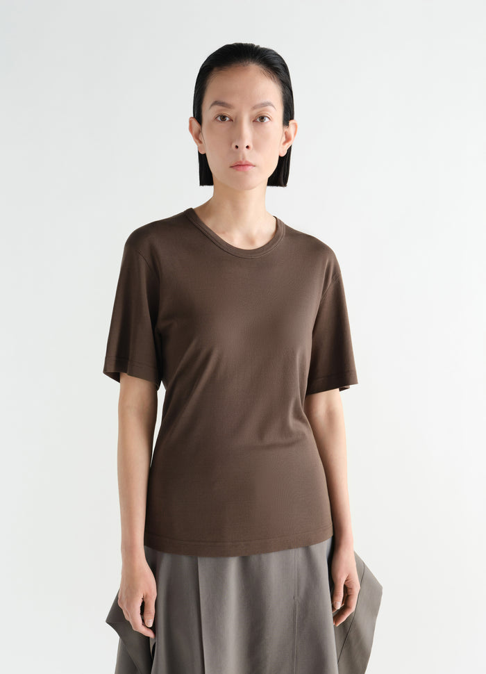 Rib jersey brown t-shirt worn by model front view LEMAIRE