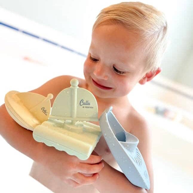Ryder's Racing Bath Boats: Powder Blue / 1 year or older