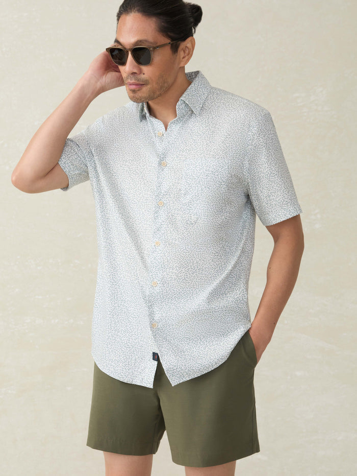 | Short-Sleeve Movement™ Monterey Shirt - Sage Grove Foliage | Faherty Brand