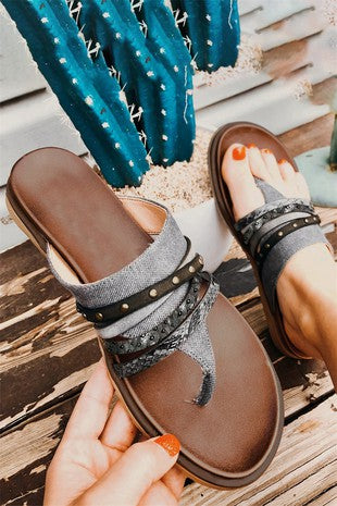 Silver/Black thong sandal