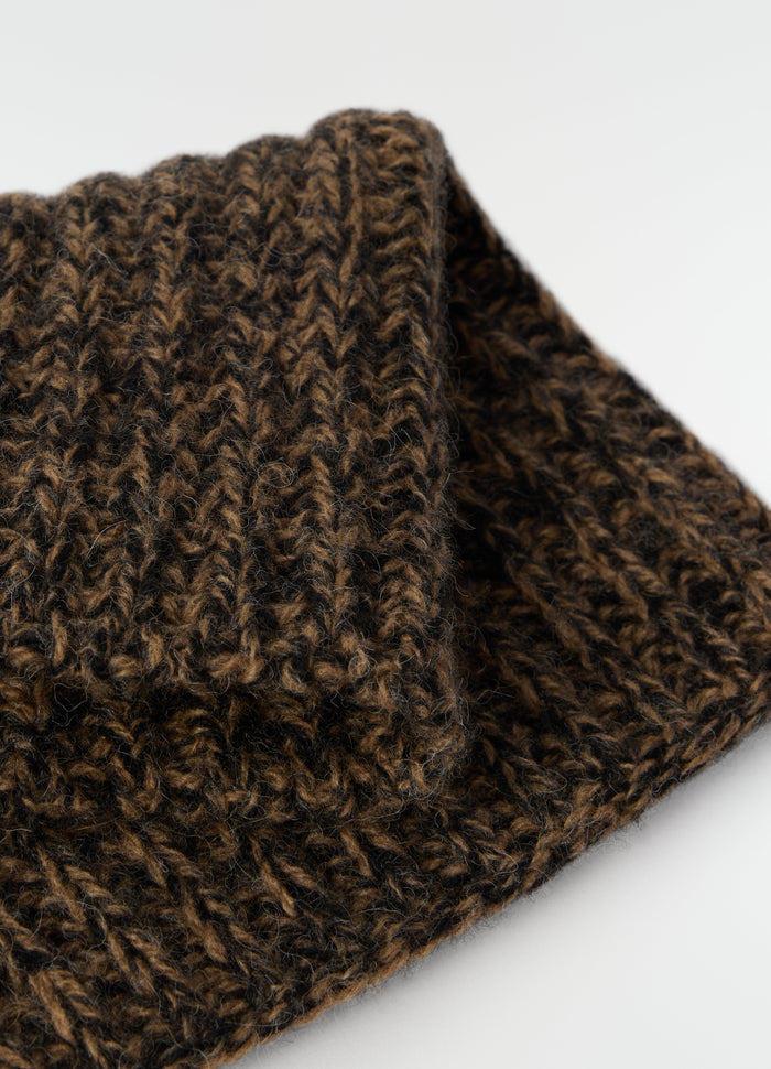 Neck warmer LEMAIRE in brown and black alpaca and yak wool blend close-up detail